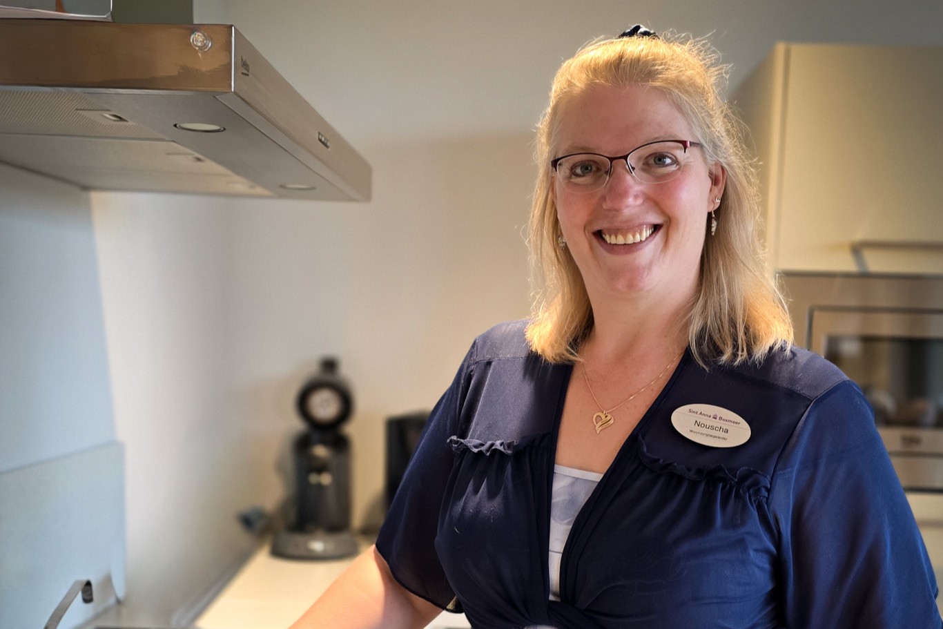 Nouscha op haar werkplek bij Sint Anna