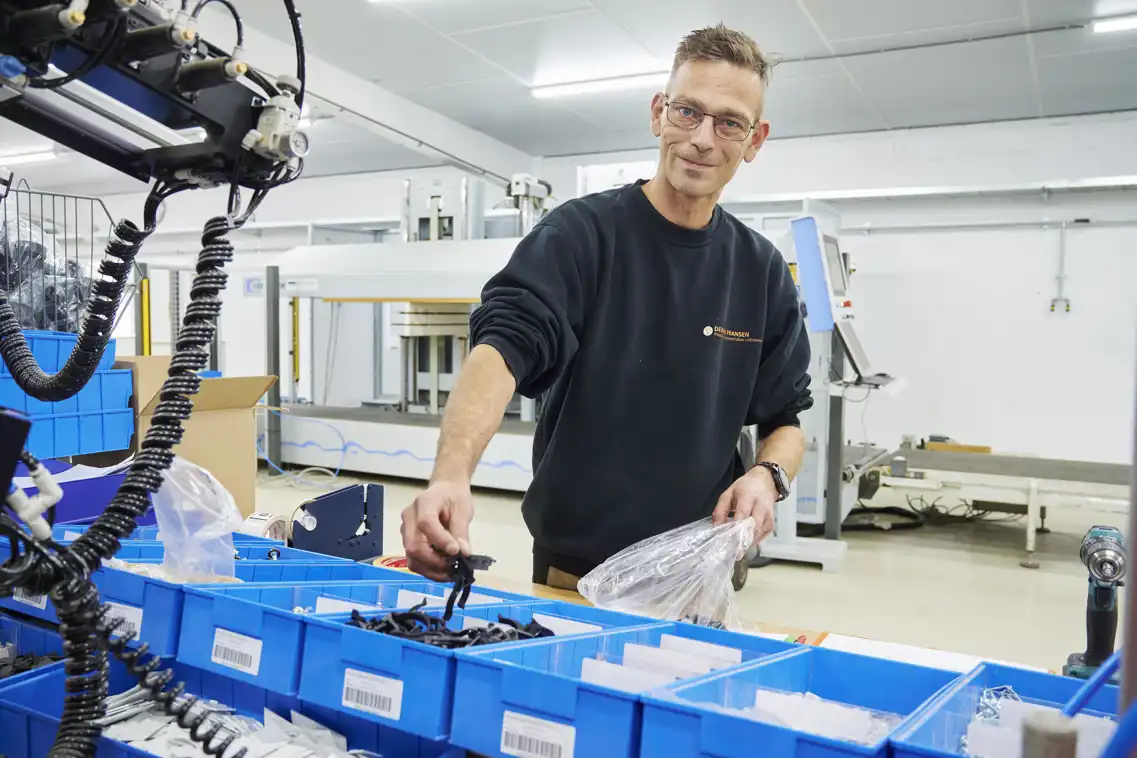 Barry op zijn werkplek bij Dekkers Fransen Keuken- en Interieurbouw