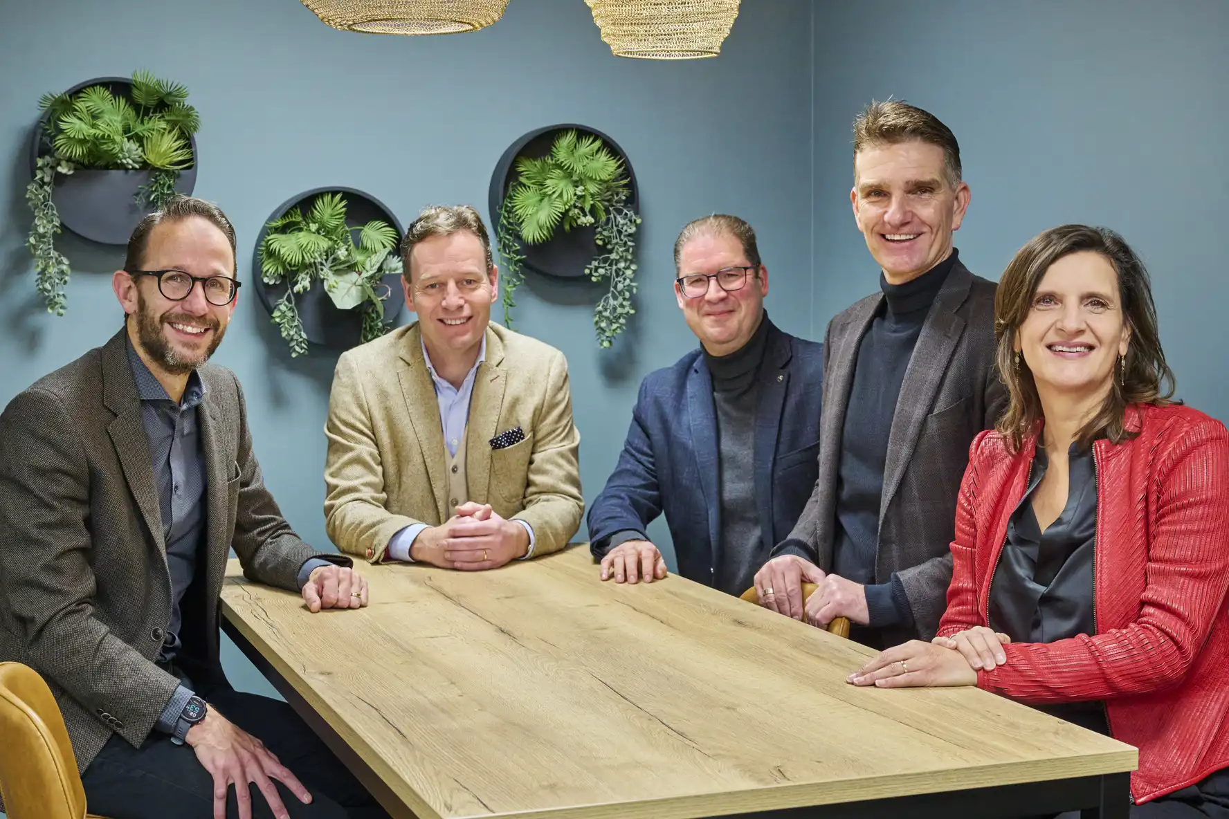 De groepsdirectie van IBN met van links naar rechst: Joost Tibosch, Maarten Gielen, Wil-Jan Stommels, Michael van Orsouw en Monique van der Velden