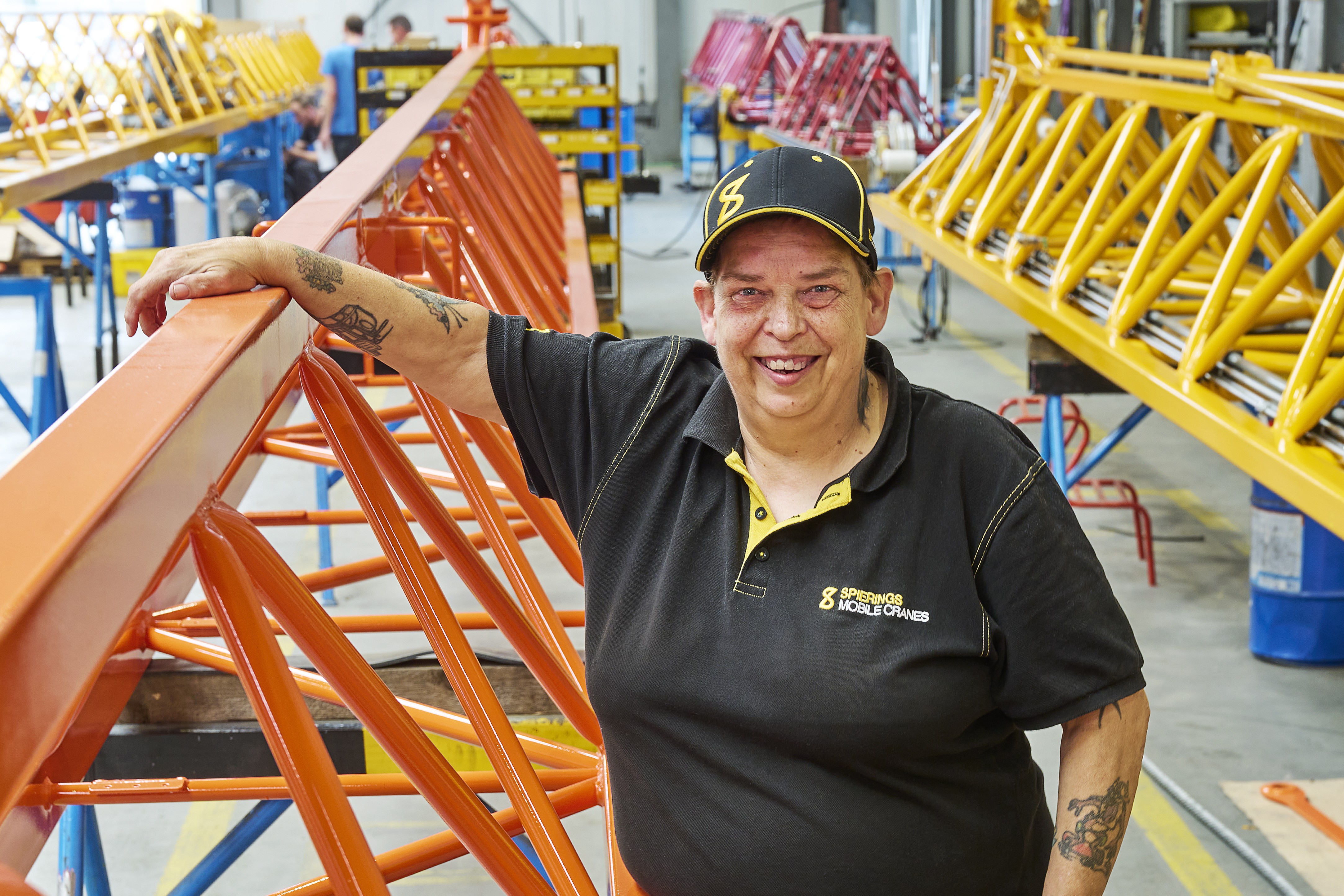 Anita op haar nieuwe werkplek bij Spierings Mobilecranes