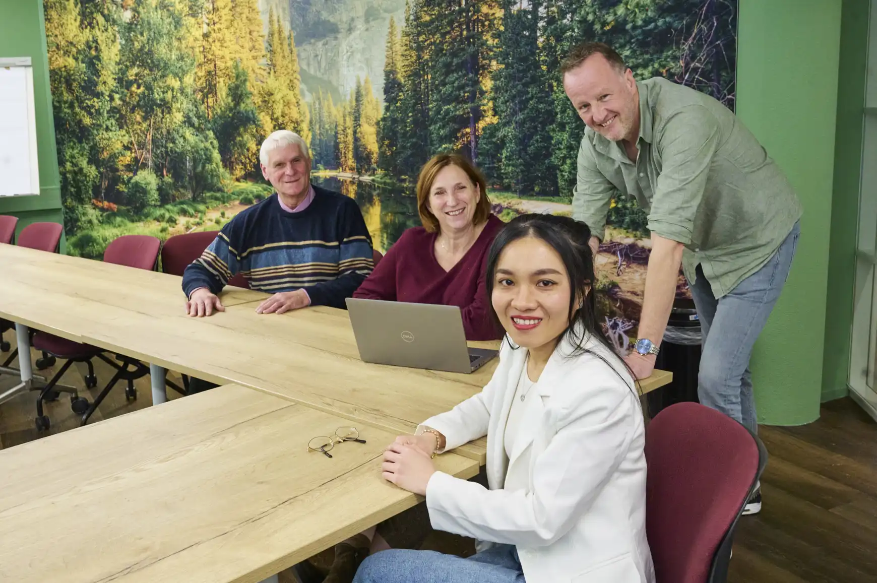 Van links naar rechts: Lambert (trainer MAP bij IBN), Annelies (MVO & Duurzaamheidslead Capgemini), Remco (projectspecialist bij Werkcentrum Noordoost Brabant) en Chuyen.