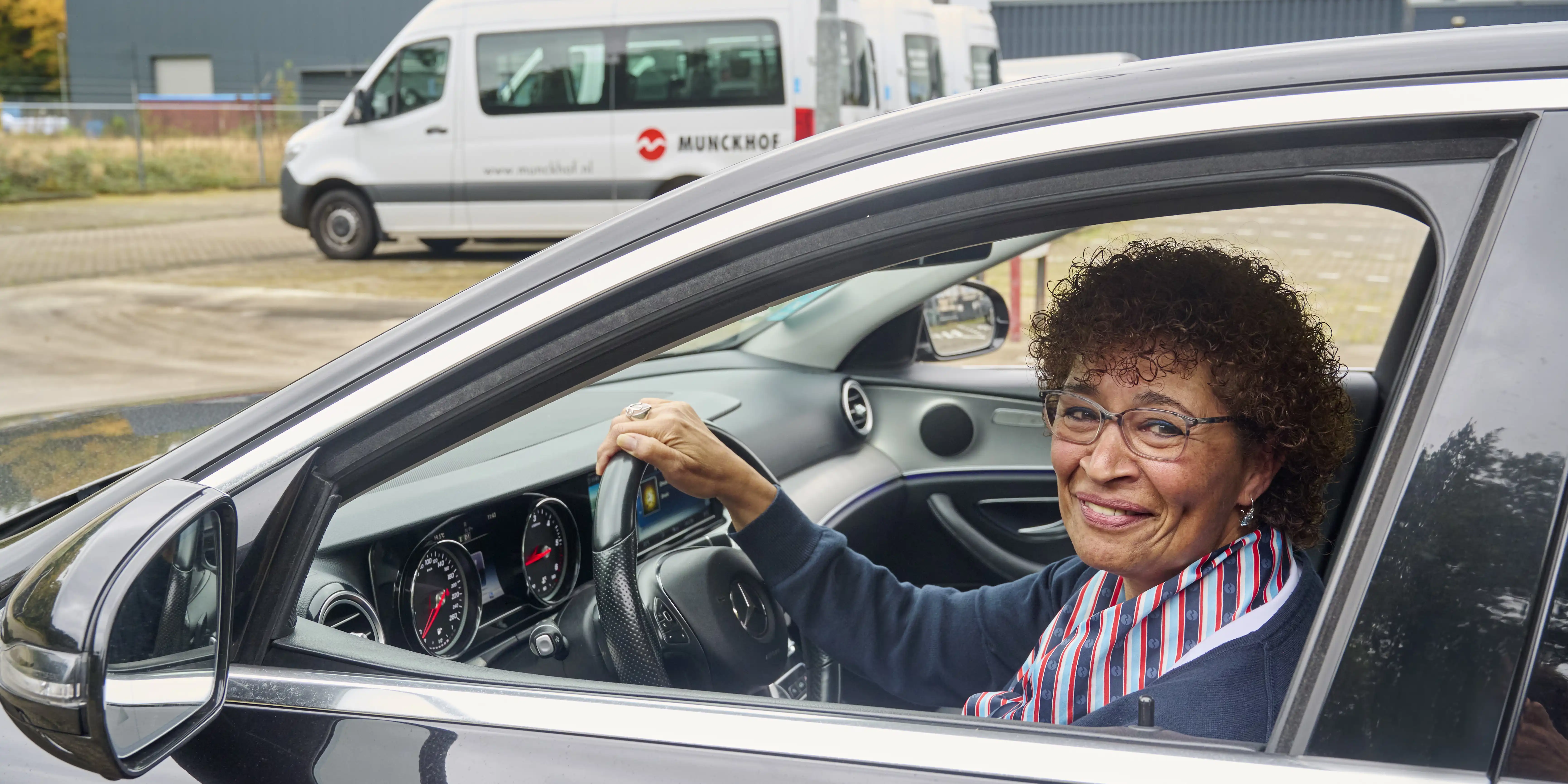 Cecilia in haar auto