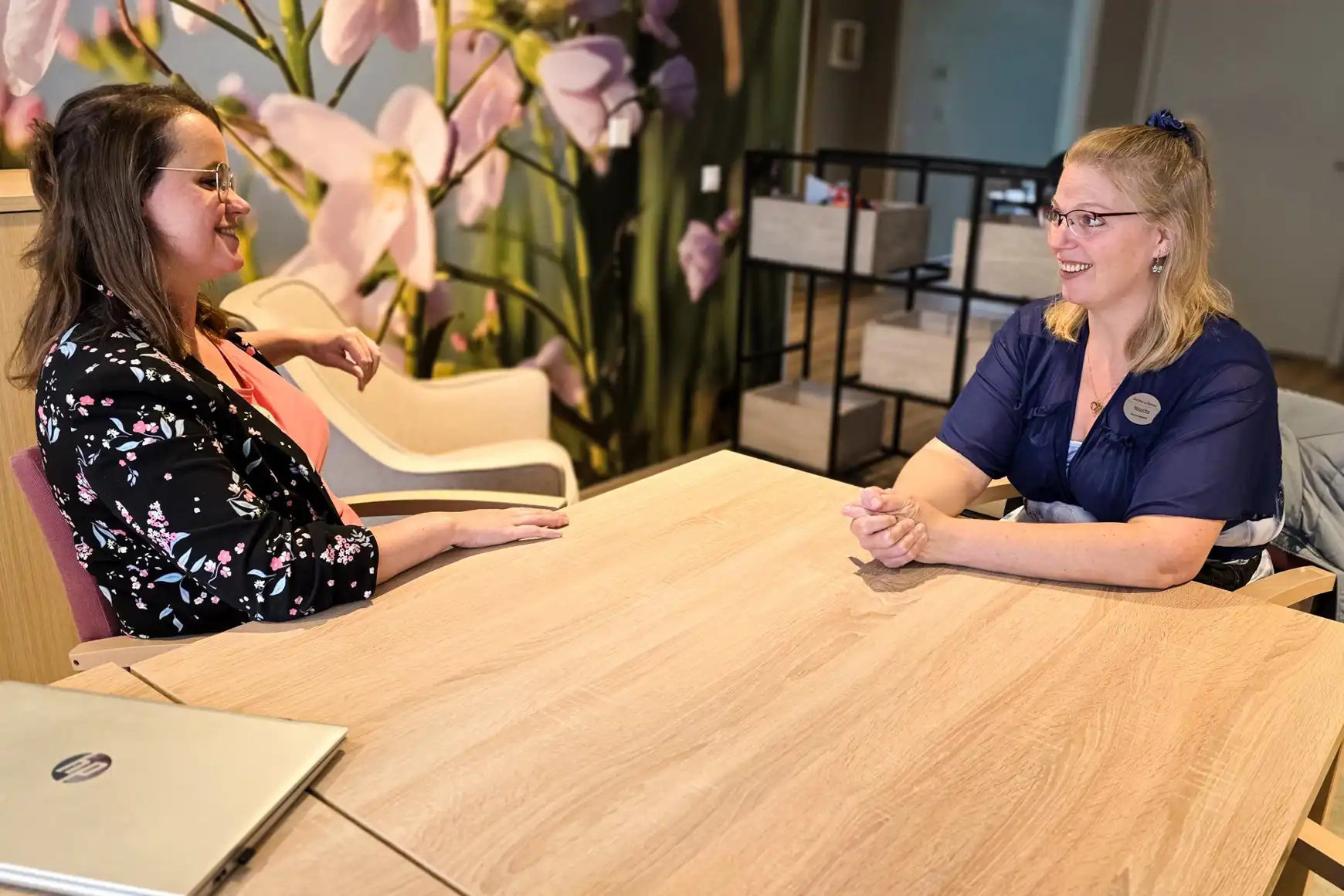 Miranda leidinggevende met Nouscha