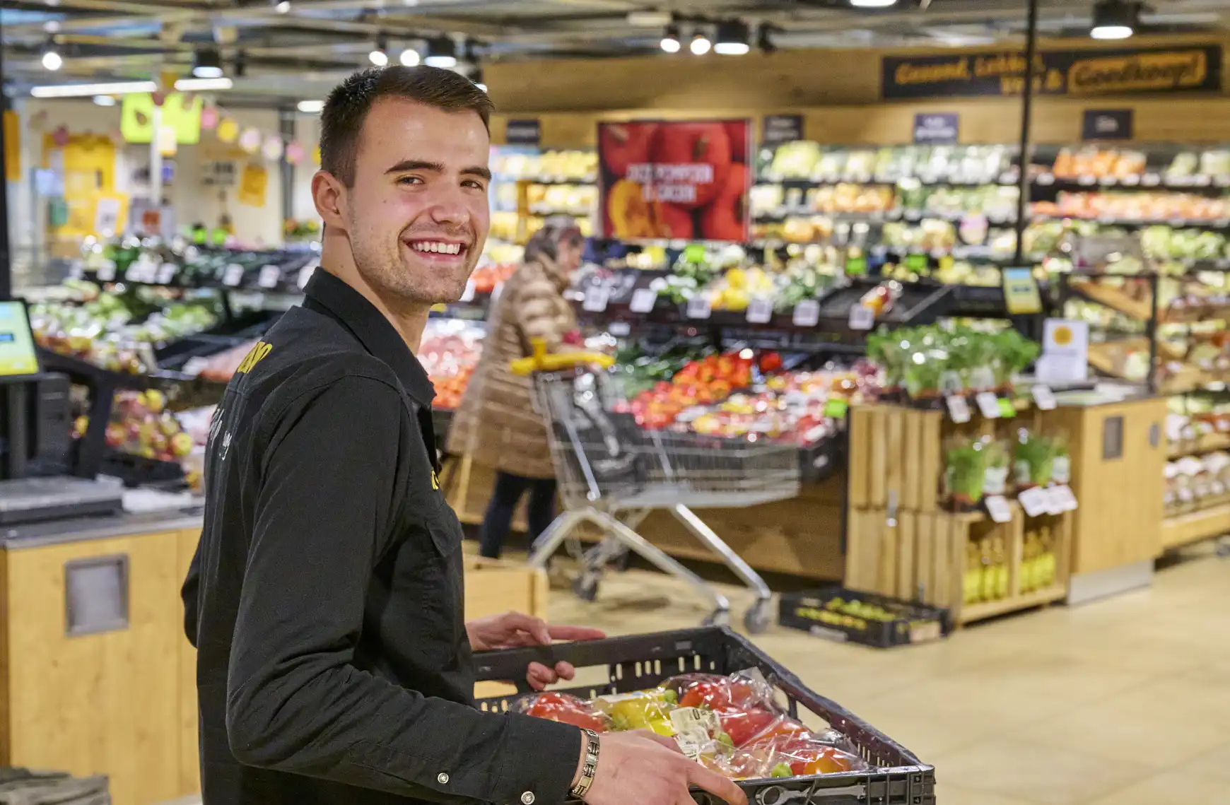 Thomas runt zijn 'eigen' groente- en fruitzaak binnen Jumbo