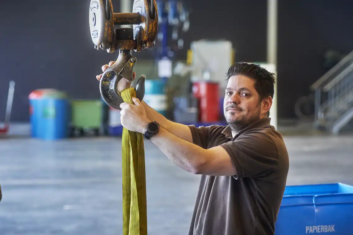 Koen vertelt over zijn werk als logistiek ondersteuner