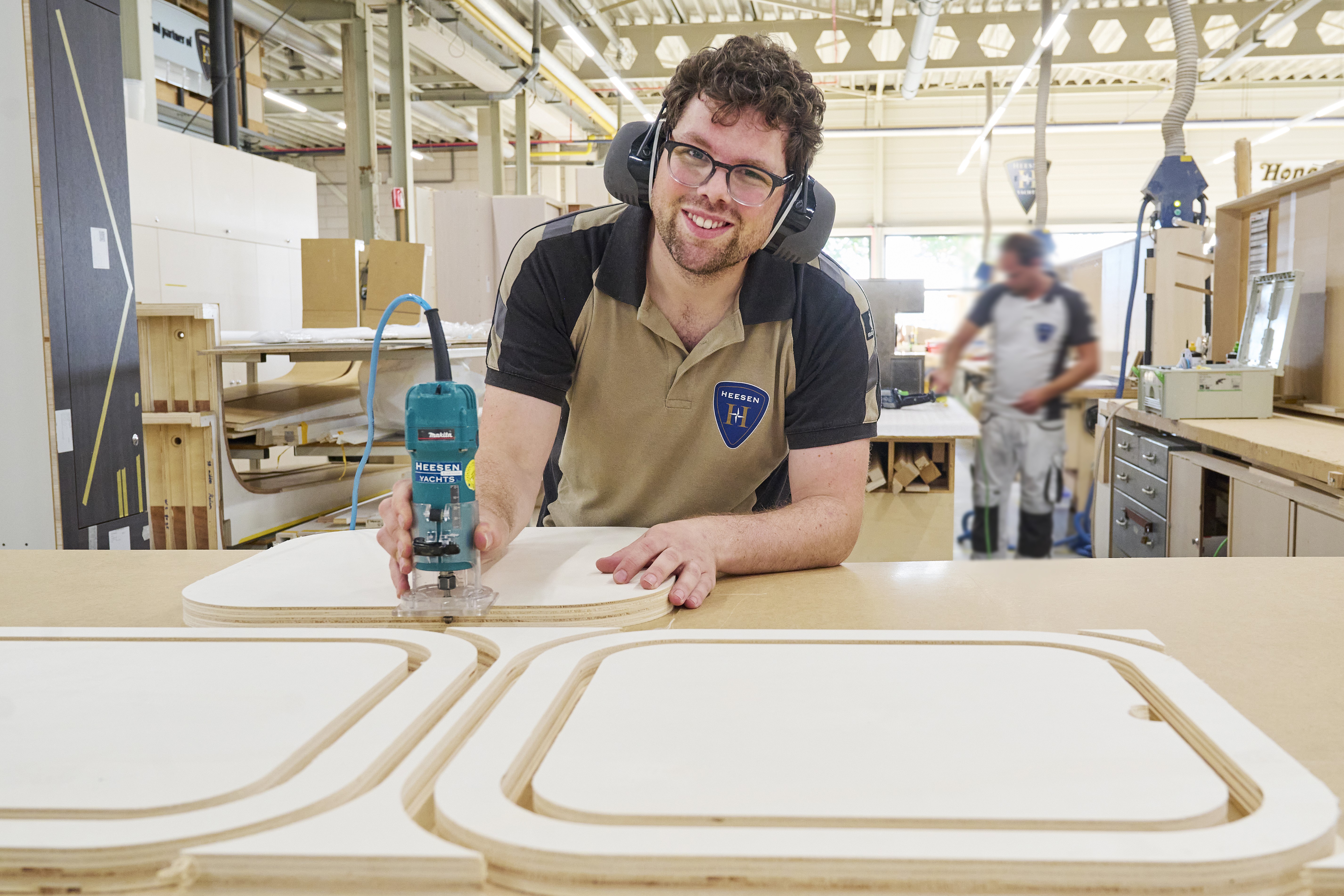 Teun aan het werk bij Heesen Yachts