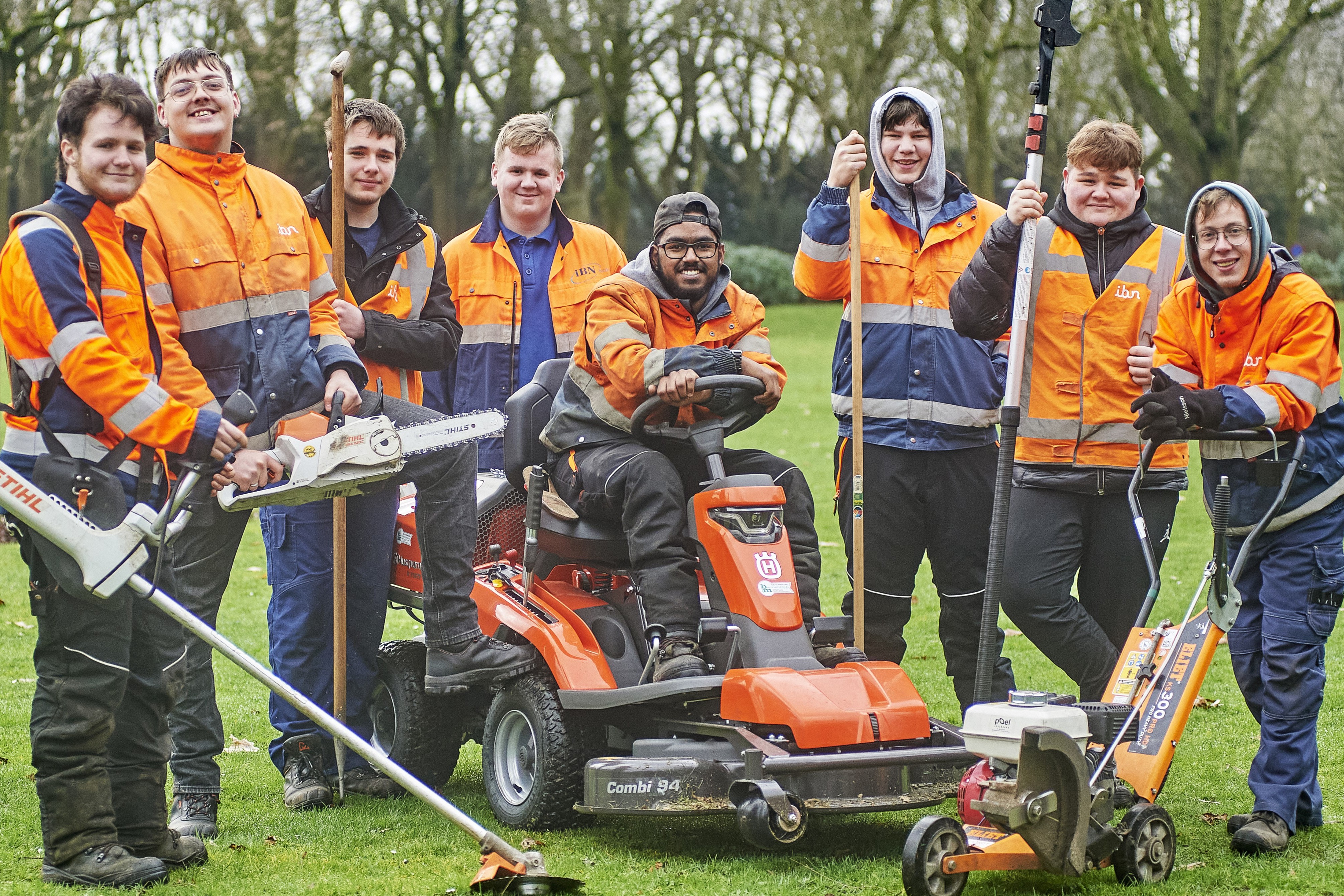 Op foto van links naar rechts Simon van Tienen, Damian Sluijter, Jamie den Ridder, Dave van Iperen, DaMarcus Gajadhar, Jamie Betaoeboen, Maikel van Boxtel en Mike van Boxtel.