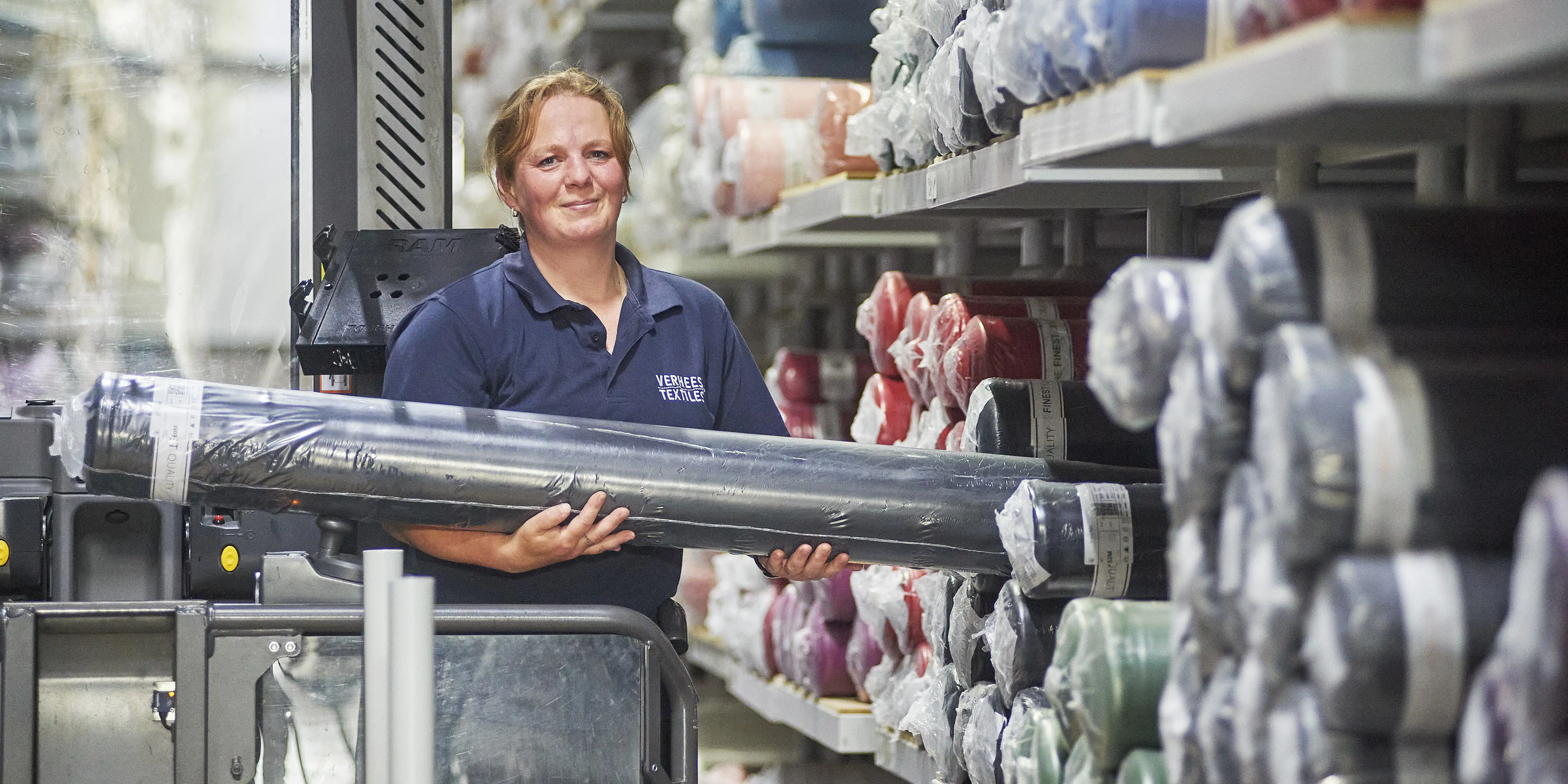 Carina vertelt haar verhaal over haar plek bij Verhees Textiel in de logistiek