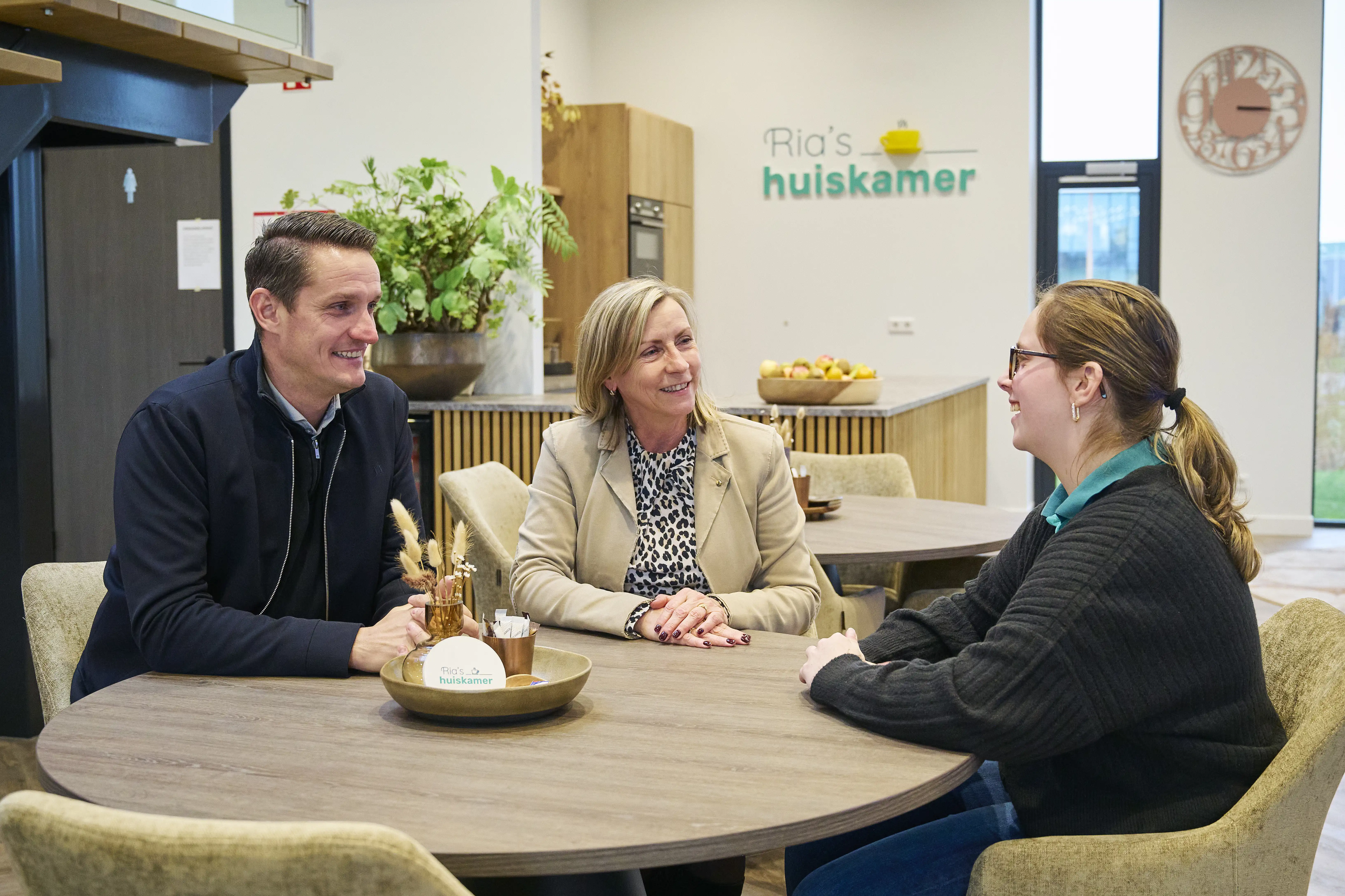 Sterre met Twan, eigenaar van Weemen Groep en Connie, consulent van IBN